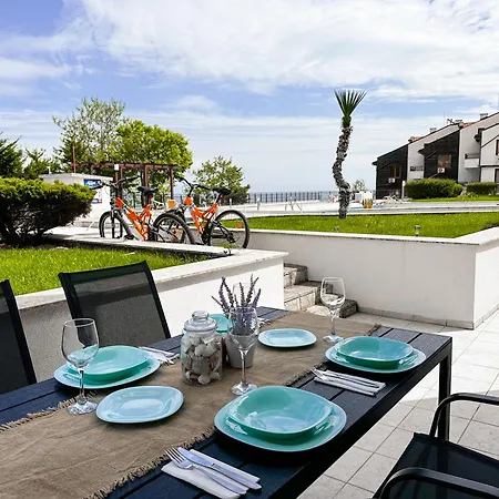 Aparthotel Poolside Paradise