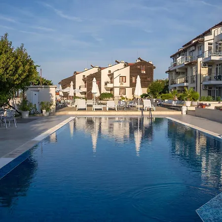 Poolside Paradise Aparthotel