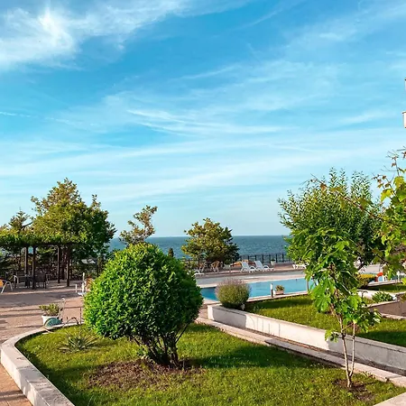 Poolside Paradise * Sozopol